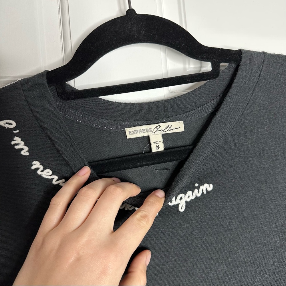 Express Graphic Tee - Picture 3 of 4